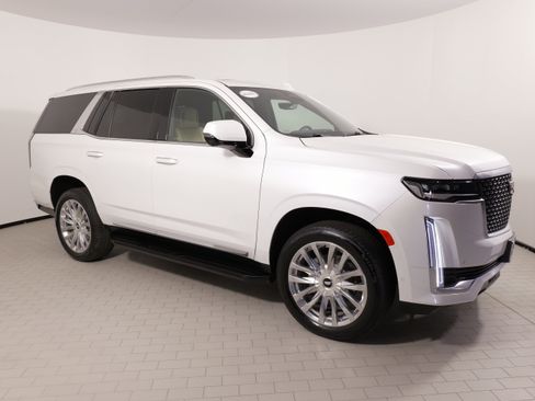 Used 2023 Cadillac Escalade Premium Luxury w/ LPO, Floor Liner Package AWD/4WD image 8