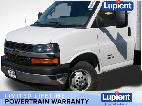 New 2025 Chevrolet Express 4500 4500 Series w/ Power Convenience Package image 29