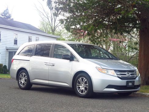 Used 2011 Honda Odyssey EX image 6