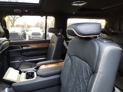 New 2024 Jeep Grand Wagoneer Series III image 12