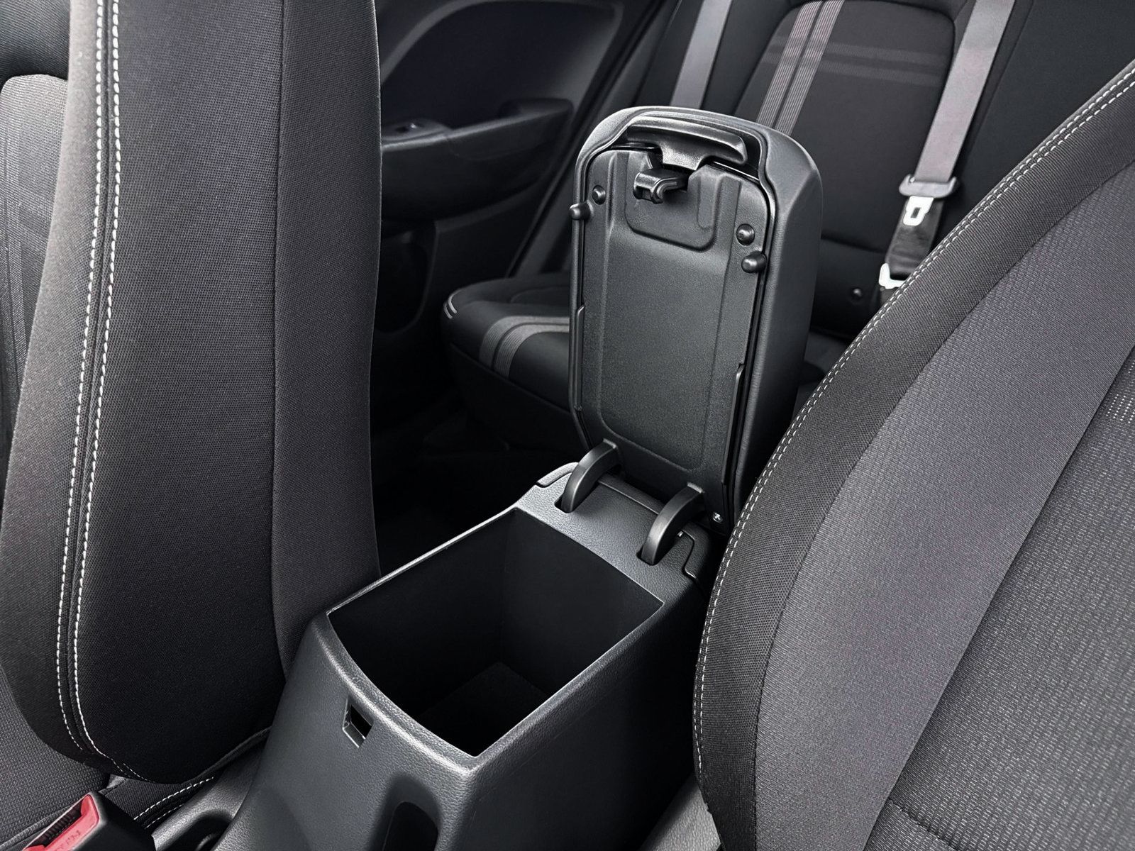 New 2026 Hyundai Venue SEL FWD image 18