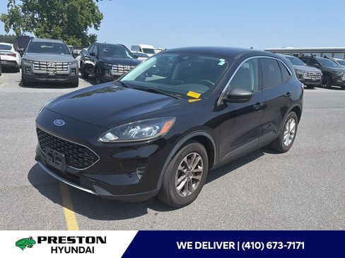 Used 2022 Ford Escape SE FWD image 1