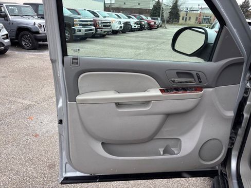 Used 2013 Chevrolet Tahoe LT image 9