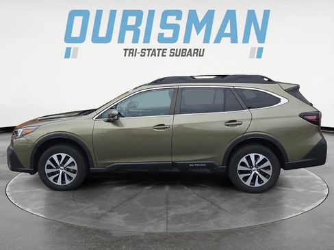 Used 2022 Subaru Outback Premium image 3