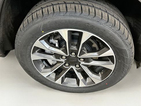 Used 2022 Jeep Grand Cherokee Overland image 11