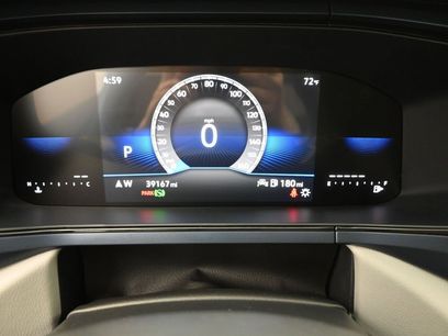 Used 2024 Volkswagen Taos SE w/ Panoramic Sunroof Package