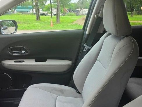 Used 2019 Honda HR-V EX image 8
