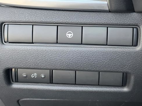 Certified 2023 Nissan Rogue SV FWD image 23
