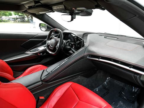 Used 2025 Chevrolet Corvette Z06 RWD image 14