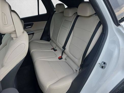 Used 2023 Mercedes-Benz GLC 300 image 14