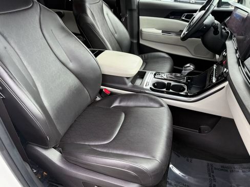 Used 2023 Kia Carnival SX FWD image 30