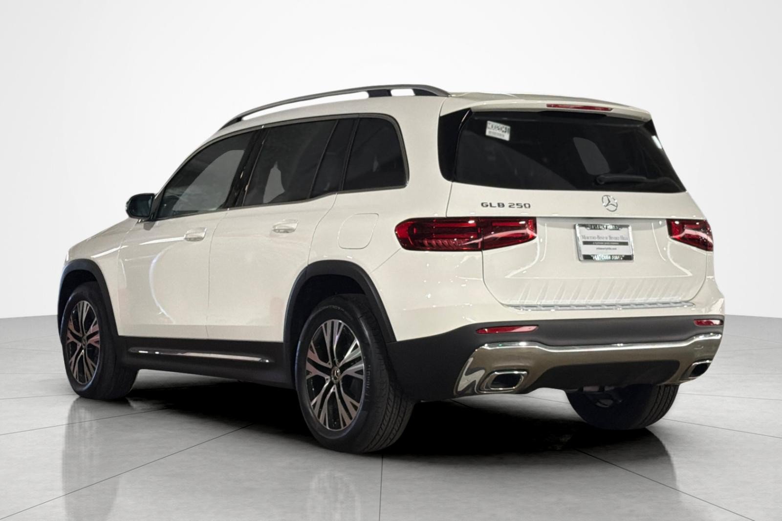 New 2026 Mercedes-Benz GLB 250 image 3