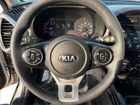 Used 2020 Kia Soul LX image 17
