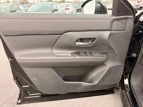 New 2026 Nissan Kicks SR w/ Cold Weather Package image 9