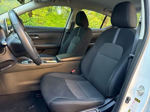 Used 2022 Nissan Sentra SV w/ Trunk Package FWD image 6