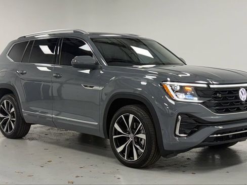 Used 2025 Volkswagen Atlas SEL Premium R-Line image 6