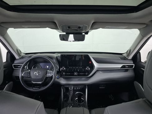 Used 2021 Toyota Highlander Platinum image 31