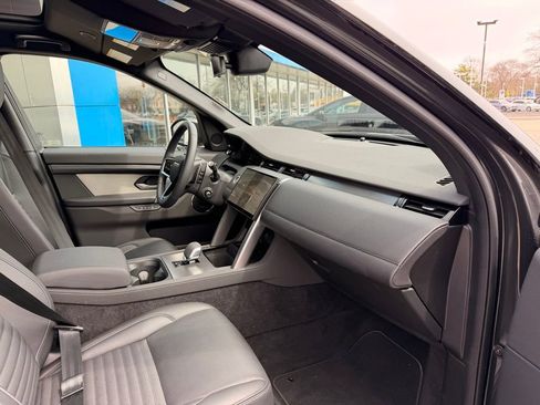 Used 2025 Land Rover Discovery Sport Dynamic SE image 27