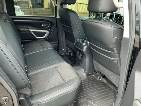 Used 2017 Nissan Titan PRO-4X AWD/4WD image 19
