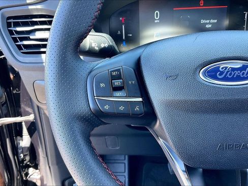 Used 2025 Ford Escape ST-Line AWD/4WD image 17