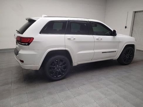 Used 2022 Jeep Grand Cherokee Laredo X AWD/4WD image 10