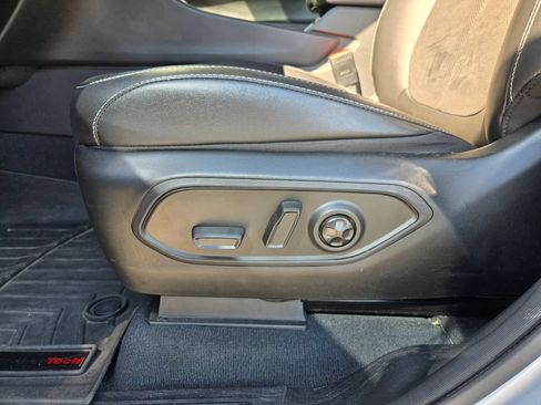 Used 2023 Jeep Grand Cherokee Altitude AWD/4WD image 15