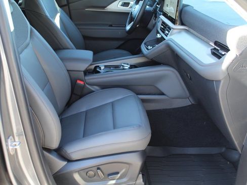 New 2026 Ford Explorer Active w/ Active Comfort Package image 16