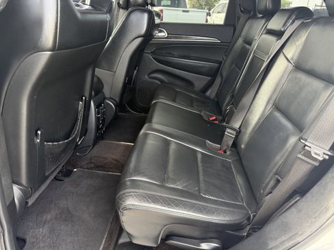 Used 2018 Jeep Grand Cherokee Limited w/ Trailer Tow Group IV AWD/4WD image 8