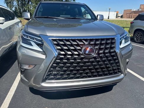 Used 2023 Lexus GX 460 Premium w/ Premium Plus Package AWD/4WD image 3