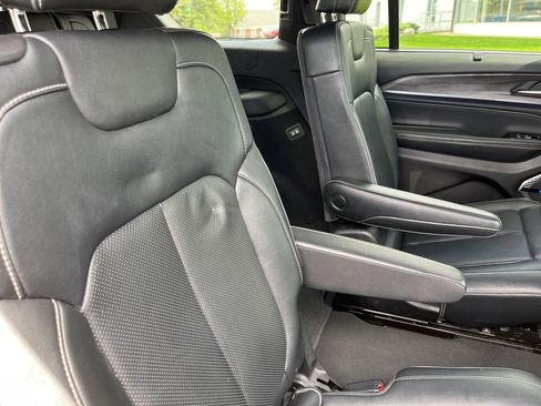 Used 2022 Jeep Grand Cherokee L Overland w/ Luxury Tech Group IV image 41