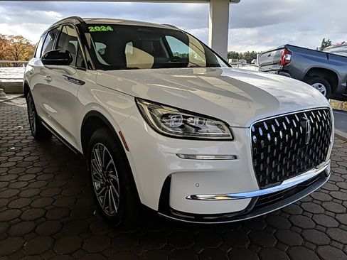 Used 2024 Lincoln Corsair Reserve w/ Equipment Group 201A image 3