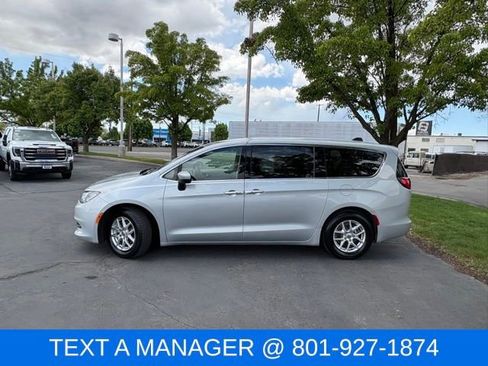 Used 2023 Chrysler Voyager LX FWD image 3