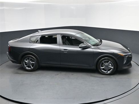 New 2025 Kia K4 LXS image 7