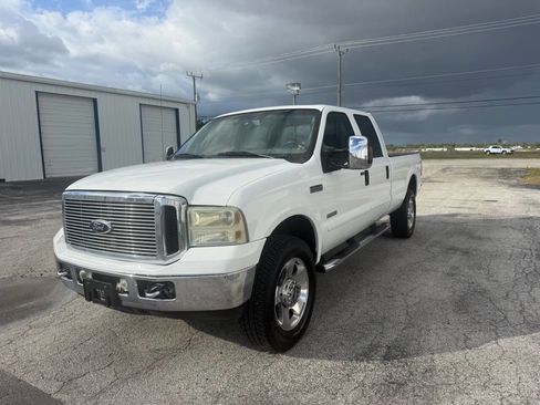 Used 2006 Ford F350 Lariat image 3