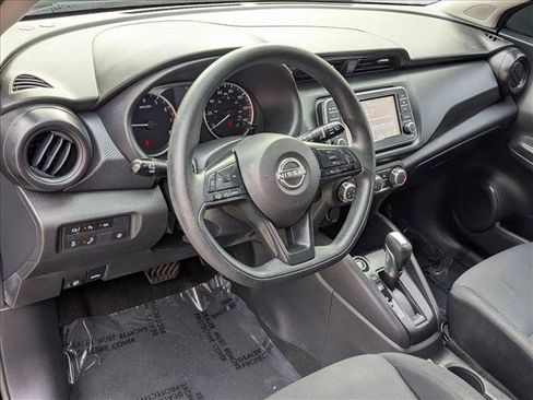 Used 2023 Nissan Kicks S image 10