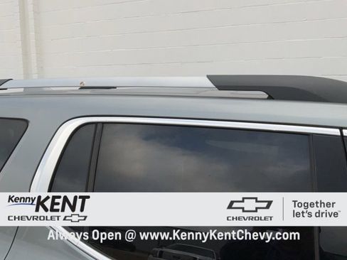 Certified 2023 GMC Acadia SLE w/ Driver Convenience Package image 11