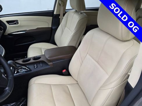 Used 2017 Toyota Avalon Limited image 11