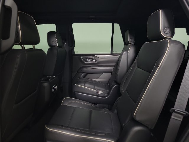 Used 2023 GMC Yukon SLT AWD/4WD image 14