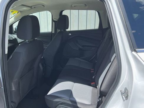 Used 2017 Ford Escape SE w/ Equipment Group 201A FWD image 12