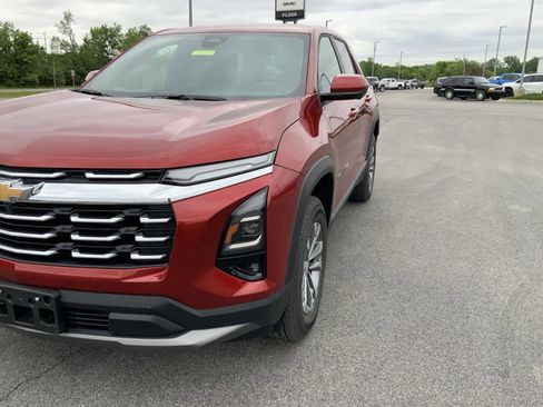 New 2026 Chevrolet Equinox LT w/ Convenience Package II FWD image 16