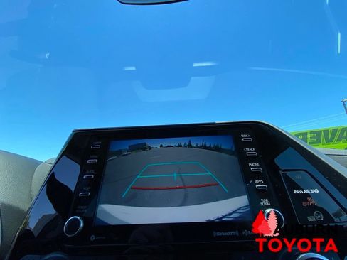 Used 2022 Toyota Highlander XLE AWD/4WD image 48