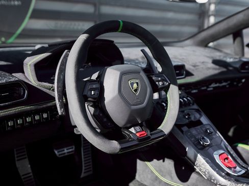 Used 2019 Lamborghini Huracan Performante image 33