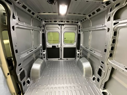 New 2025 RAM ProMaster 1500 w/ Quick Order Package 22G SLT image 13