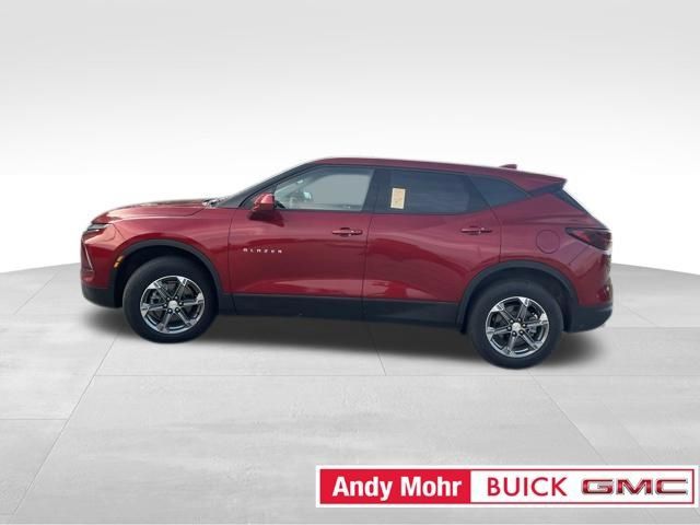 Used 2025 Chevrolet Blazer LT FWD image 19