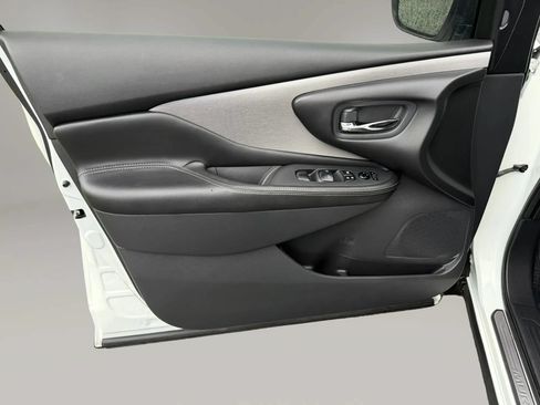 Used 2024 Nissan Murano SV AWD/4WD image 11