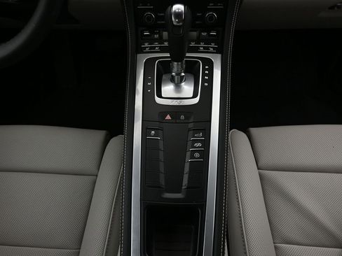 Used 2025 Porsche 718 Cayman image 8