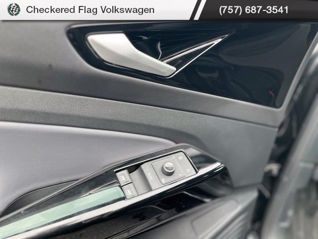Used 2022 Volkswagen ID.4 Pro AWD/4WD image 13