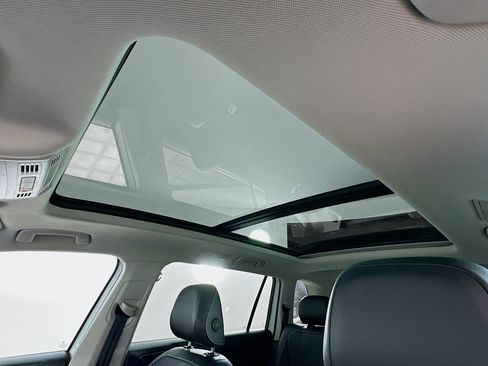 Used 2022 Volkswagen Tiguan SE image 25