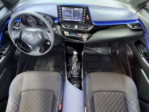 Used 2022 Toyota C-HR XLE FWD image 24