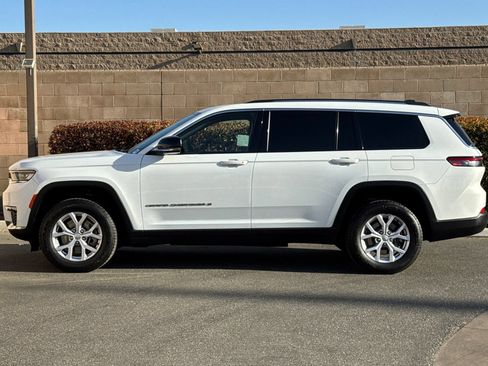 Used 2022 Jeep Grand Cherokee L Limited AWD/4WD image 7